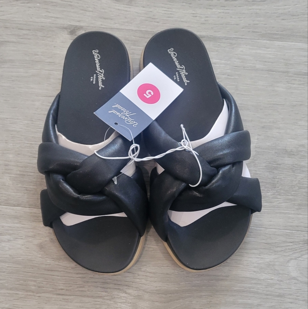 Womans Sandals. Size 5